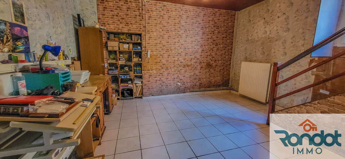 Maison 4 pièces/2 chambres d'une surface de 105 m2 sur une parcelle de 436 m2 + granges - photo 4