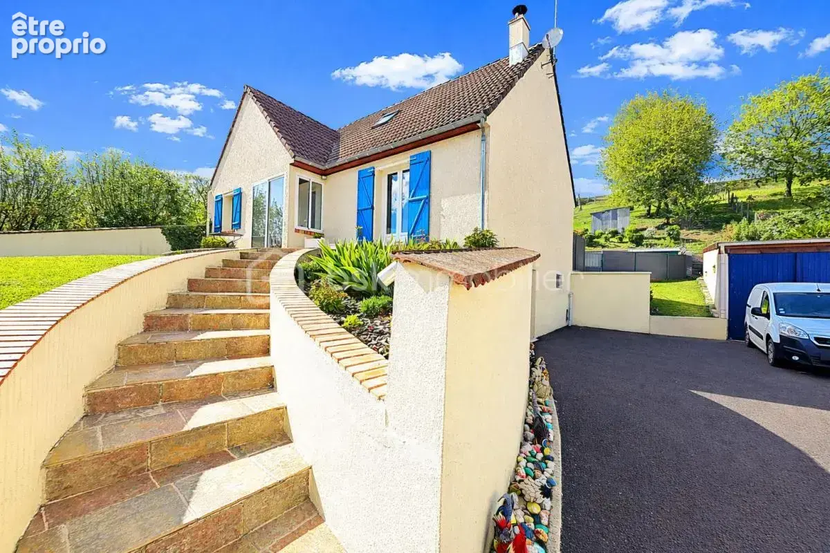 Maison familiale de 120,78 m² habitable sur sous sol de 81 m² edifier sur terrain clos de 1280 m² - photo 1