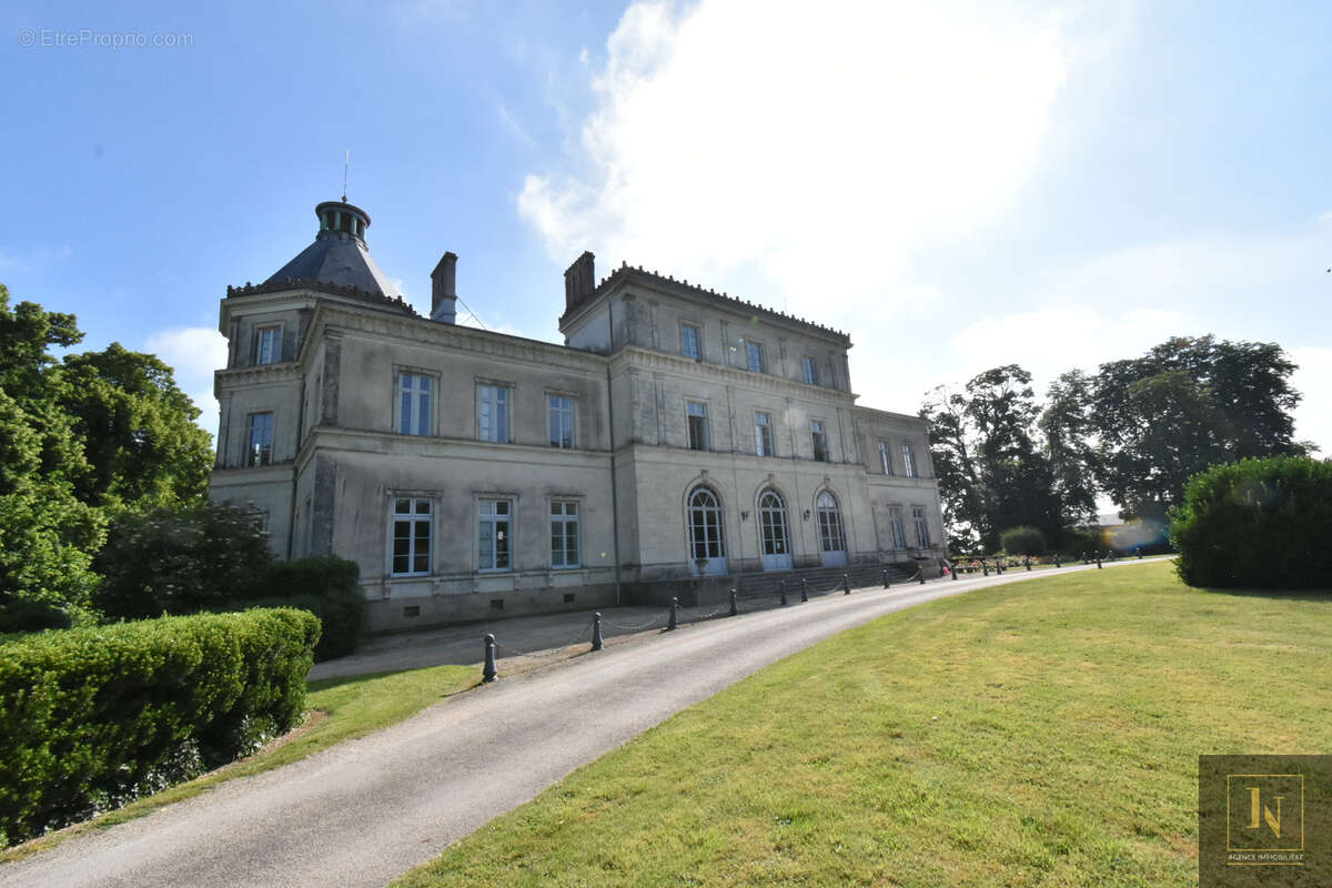Appartement à LA VARENNE