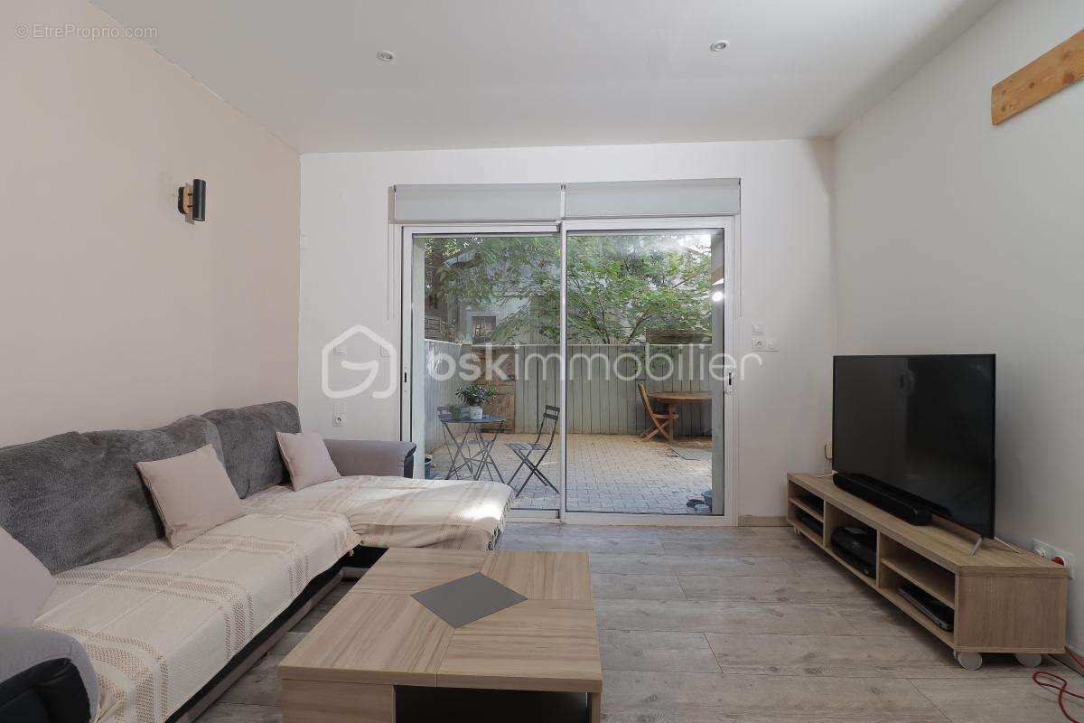 Maison à SAINT-LAURENT-D'AIGOUZE