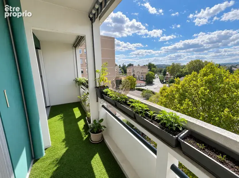 TASSIN-LA-DEMI-LUNE   95 m2   3 chambres   Balcon   Vue panoramique sur les Monts du Lyonnais - photo 6