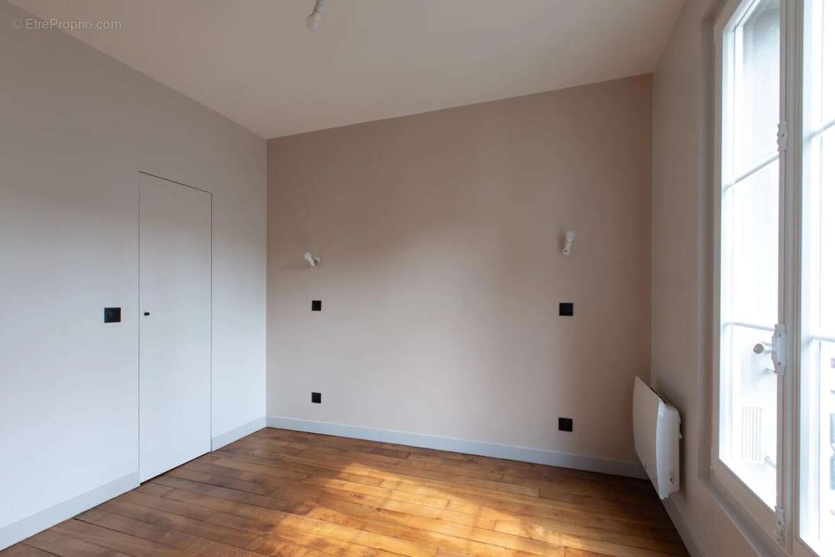 Appartement à PARIS-7E