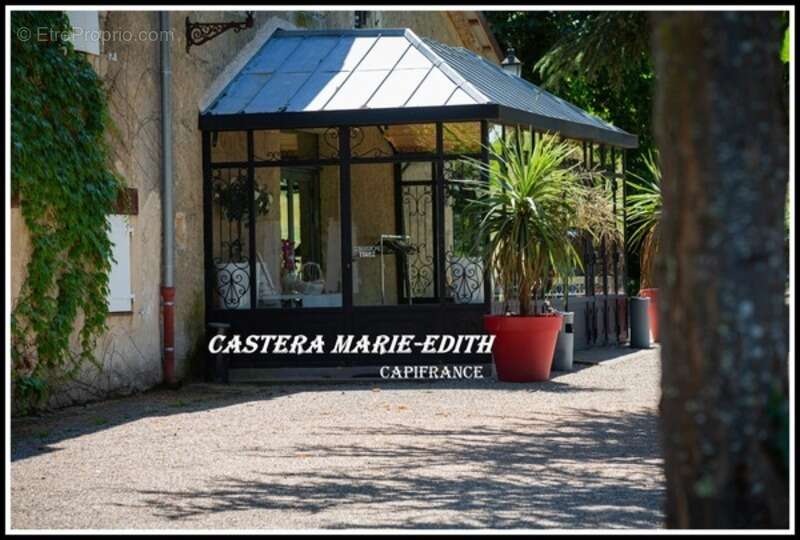 Commerce à SAINT-JEAN-POUTGE