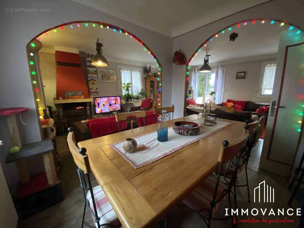 Maison à DURFORT-ET-SAINT-MARTIN-DE-SOSSENAC