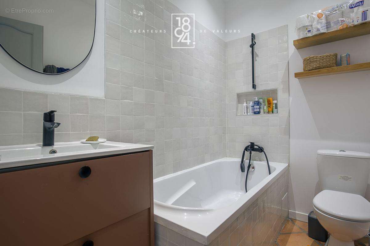 Appartement à MARSEILLE-1E