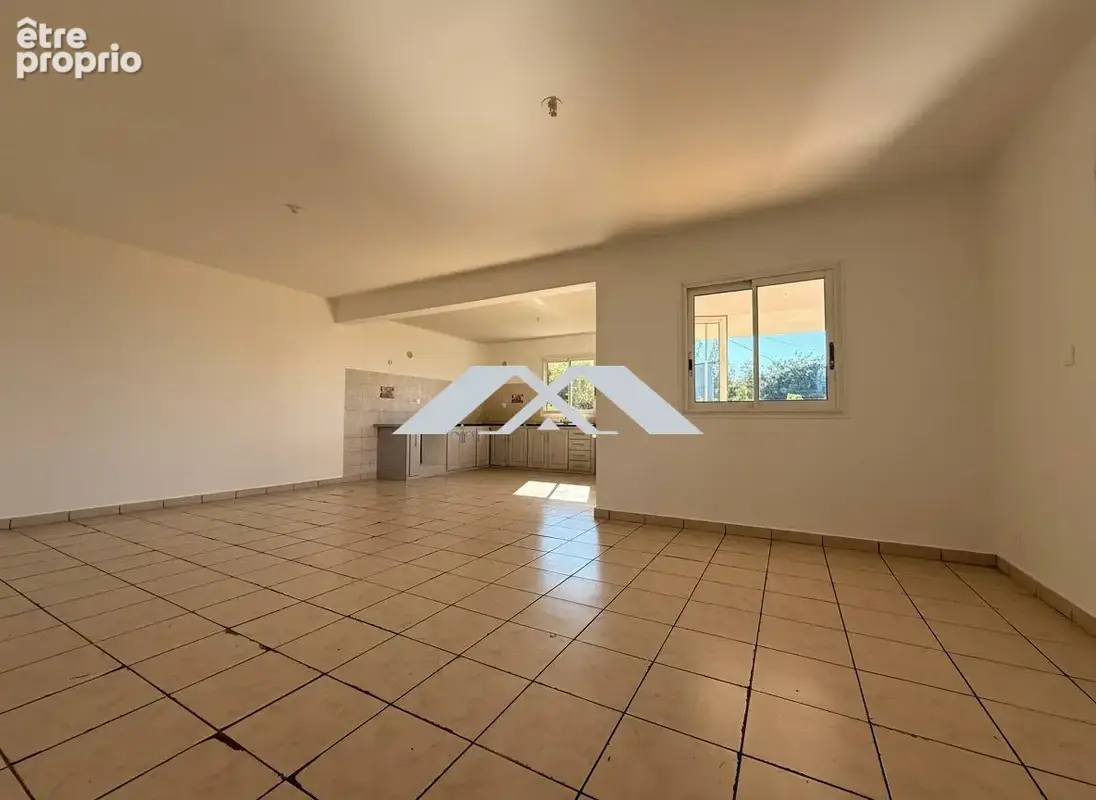 Maison 110 m² à Saint-Joseph  - photo 7