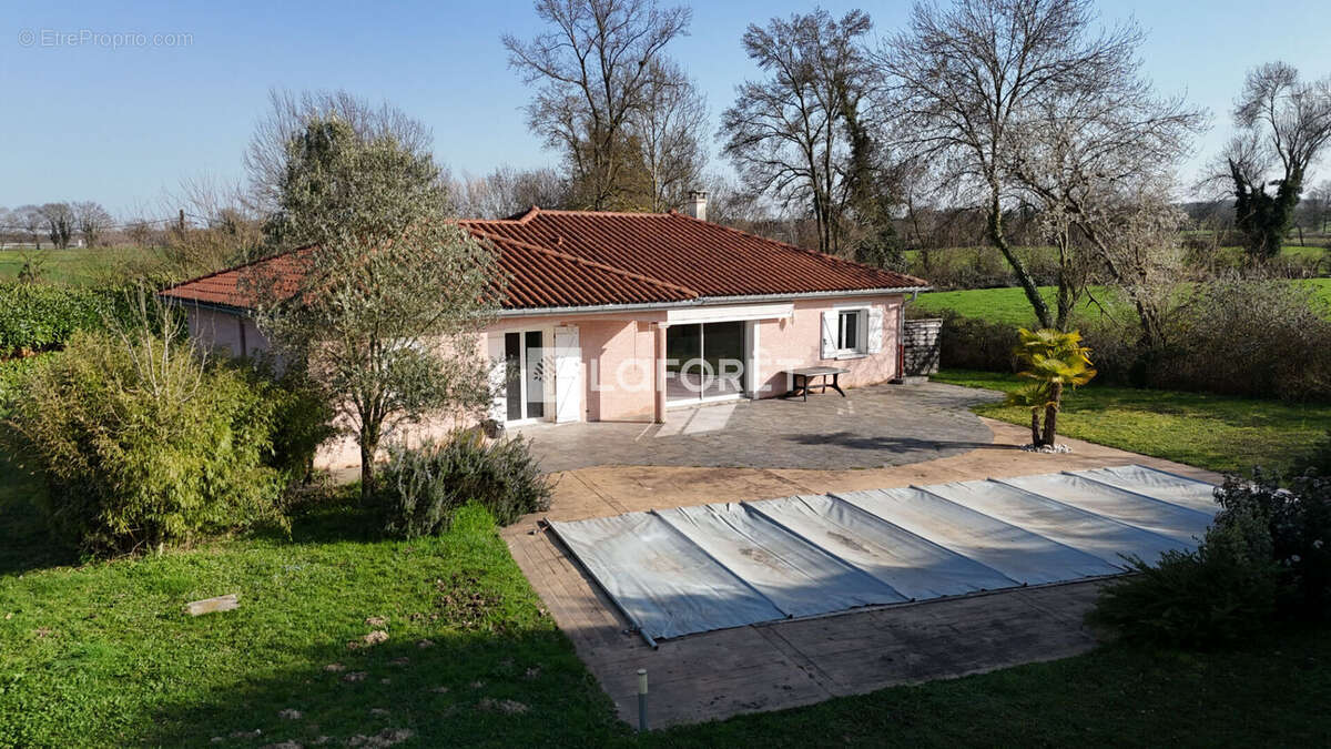 Maison à SAINT-JULIEN-SUR-VEYLE