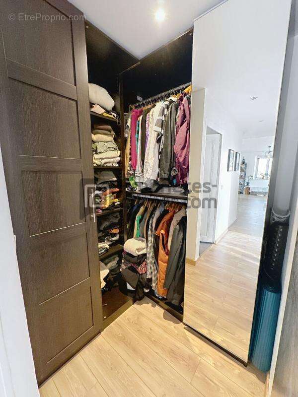 Appartement à EMERAINVILLE