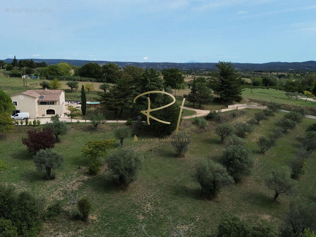 Maison à SAINT-SAUVEUR-DE-CRUZIERES