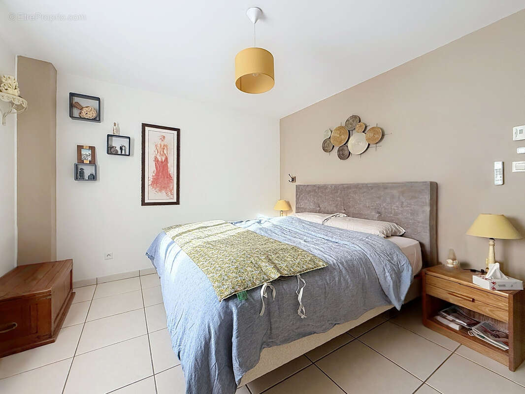 Maison à SAINT-CYR-LA-ROCHE