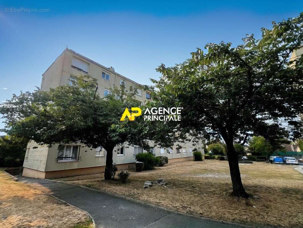 Argenteuil Appartement  3 pièce(s) 55 m2 12 min gare du Val - photo 9