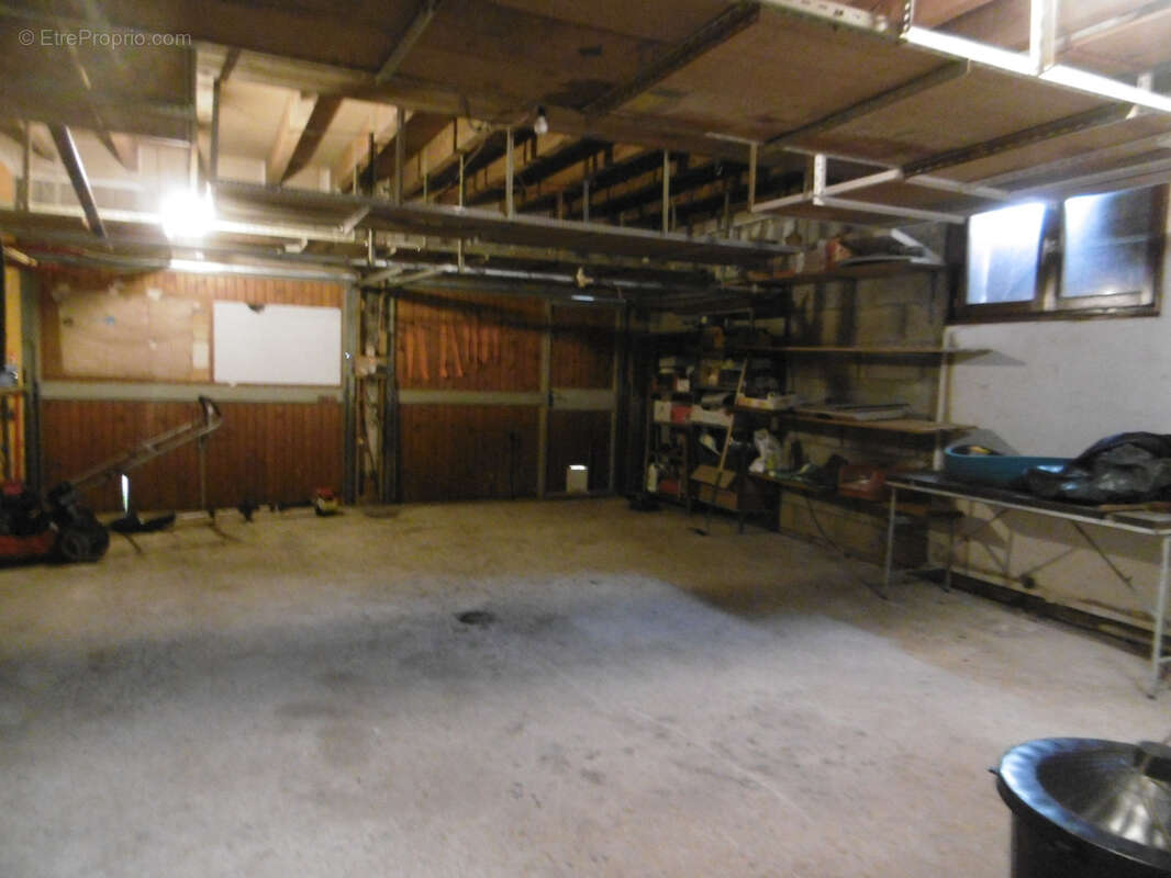 Maison à SAINT-JULIEN-DE-CIVRY