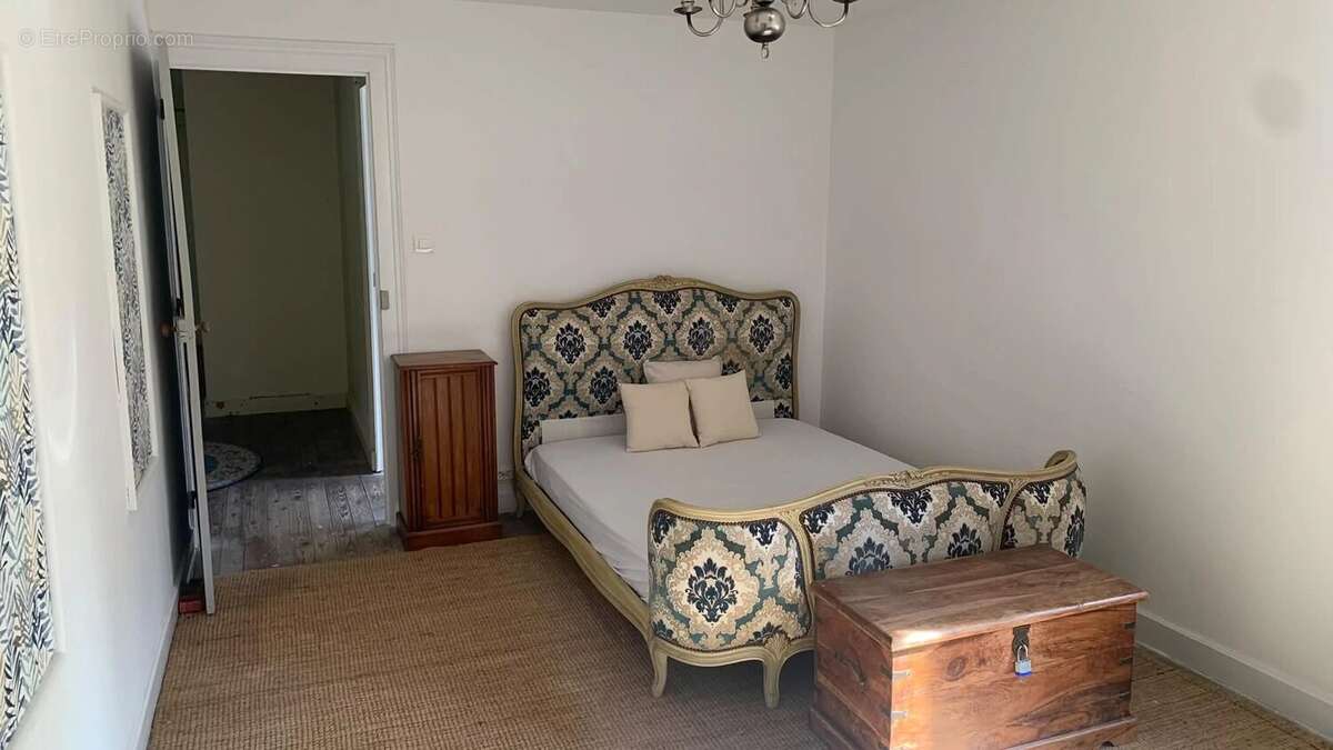Maison à CHEF-BOUTONNE