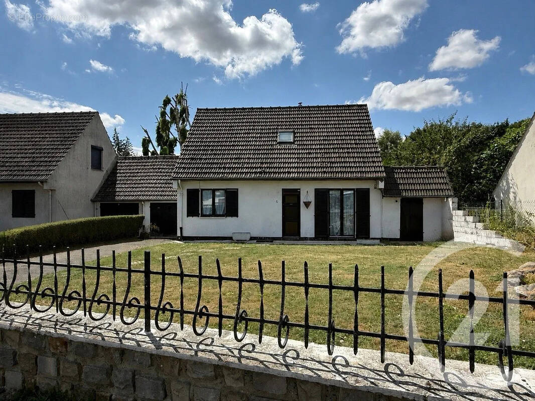Maison à SAINT-QUENTIN