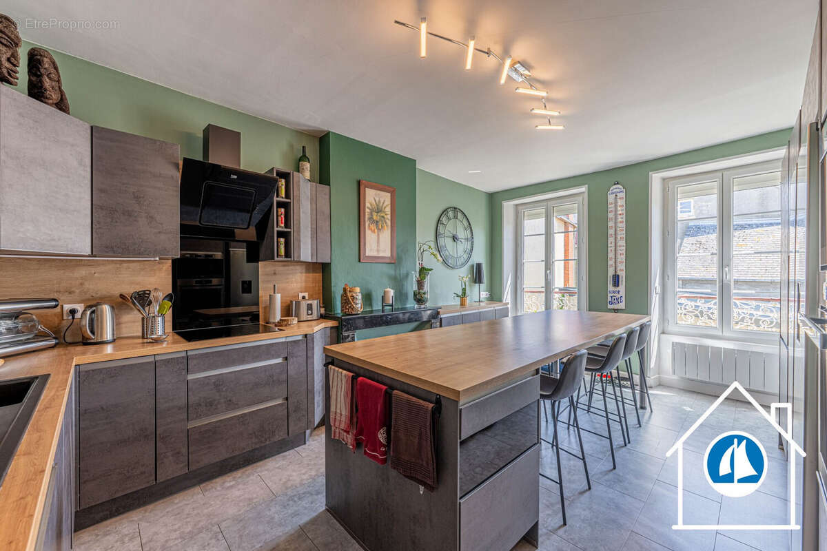 Maison 250 m² à Arromanches-Les-Bains  - photo 9