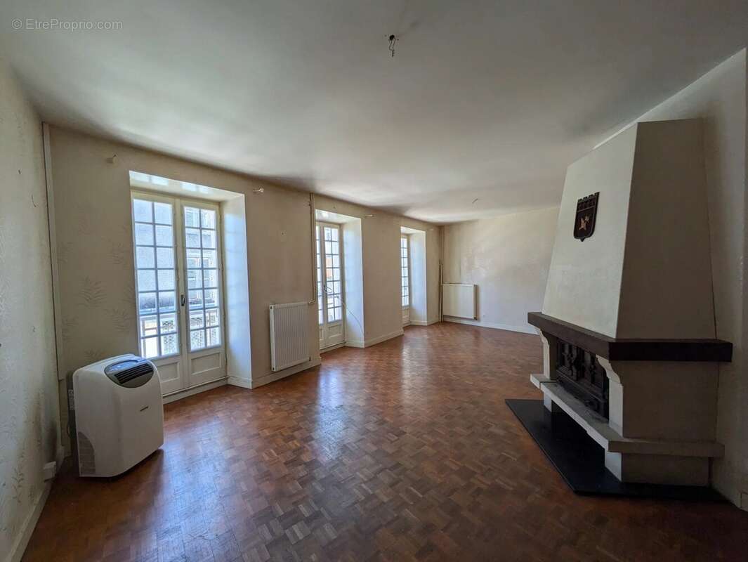 Appartement 125 m² à Oradour-Sur-Vayres  - photo 2