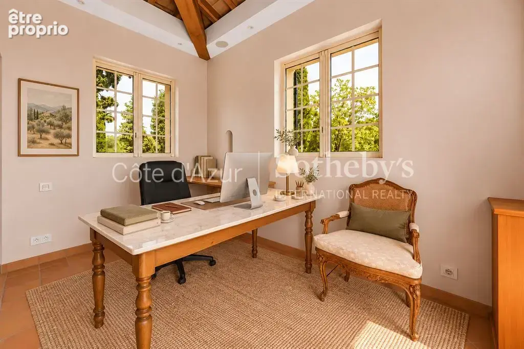 Grasse, vaste propriété familiale avec deux maisons, piscine à débordement et vue mer - photo 18