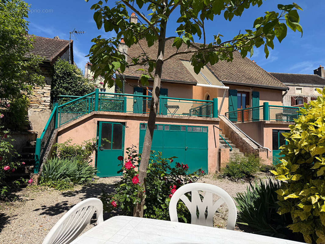 Maison à SAINT-MARTIN-SOUS-MONTAIGU