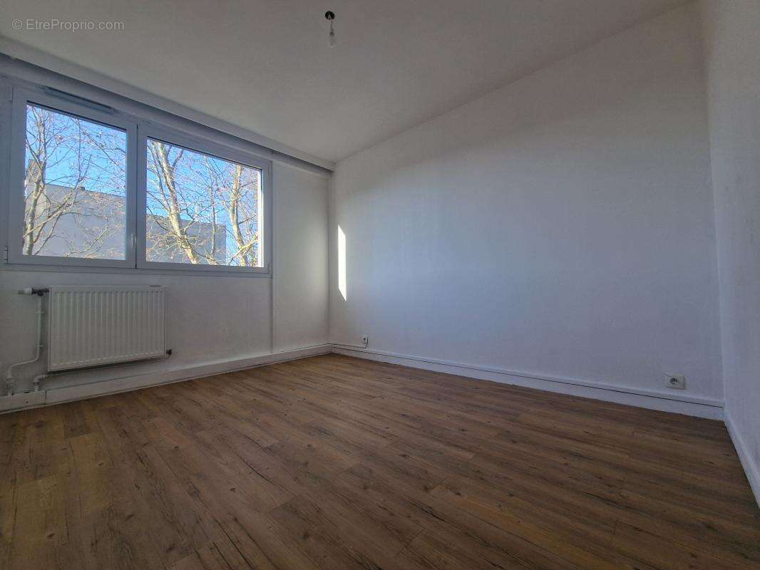 Appartement à VAIRES-SUR-MARNE