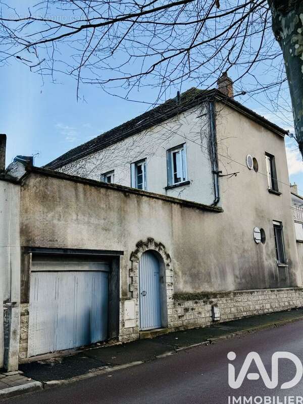 Appartement 350 m² à Sens  - photo 3