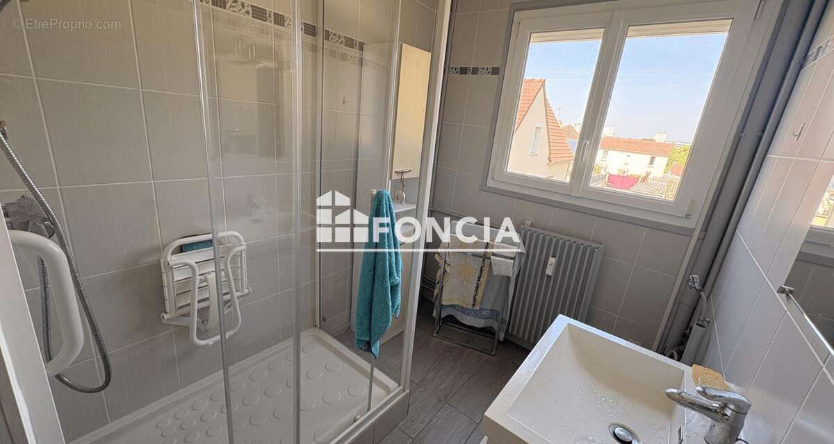 Appartement à CORMELLES-LE-ROYAL
