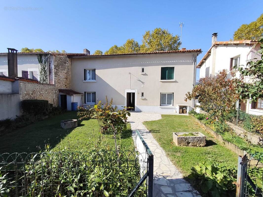 Maison à SAINT-LAURENT-DE-CERIS