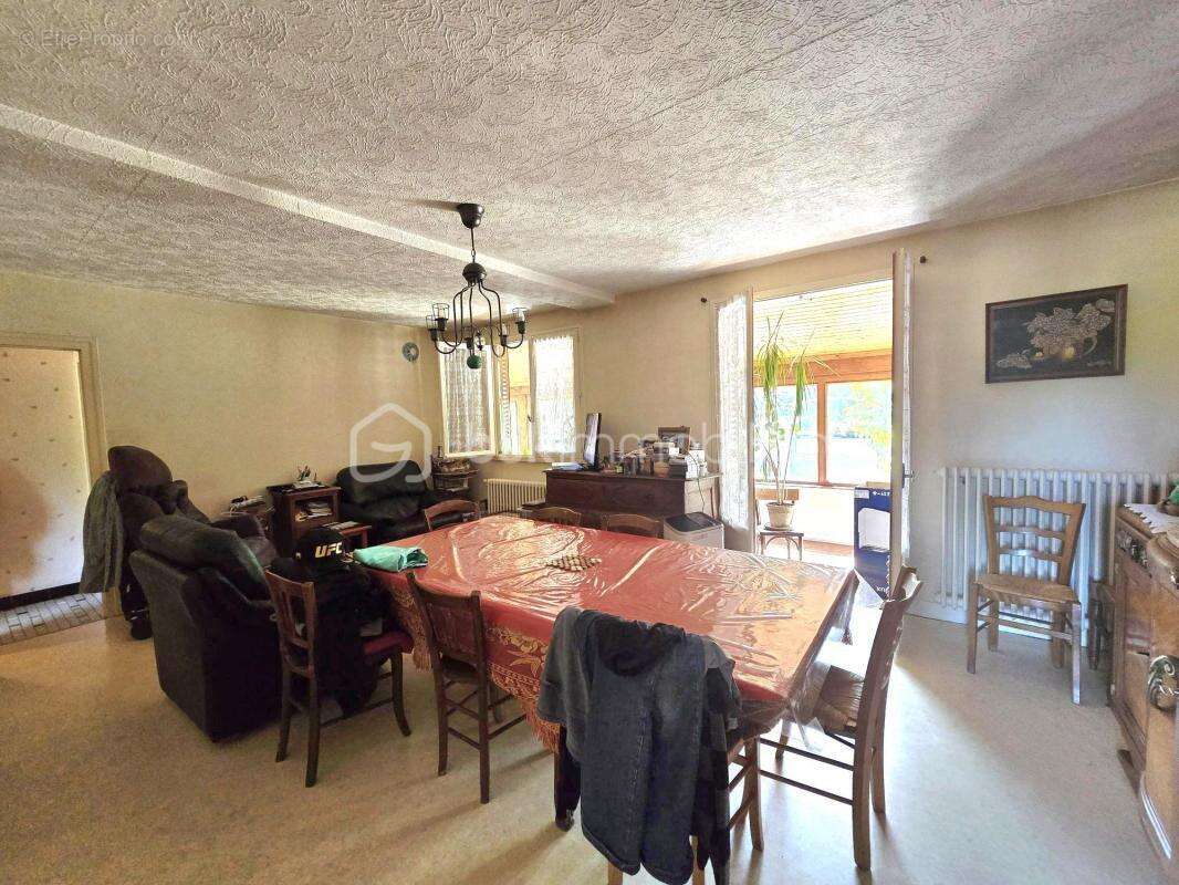 Appartement à PUY-GUILLAUME