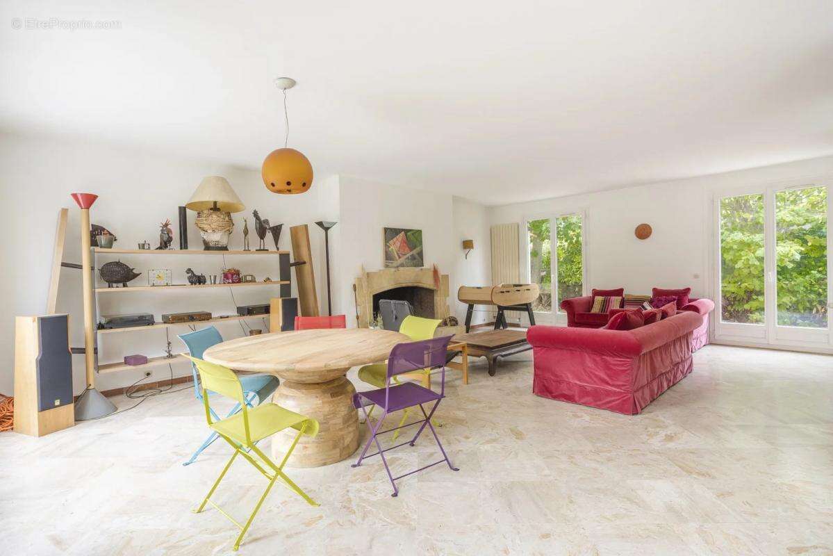 Maison à SAINT-MAUR-DES-FOSSES