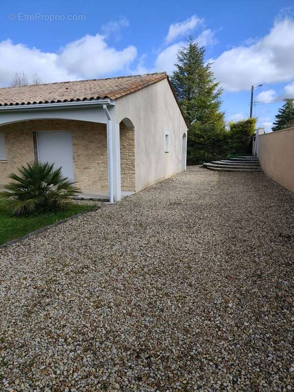Maison à CHAMPNIERS