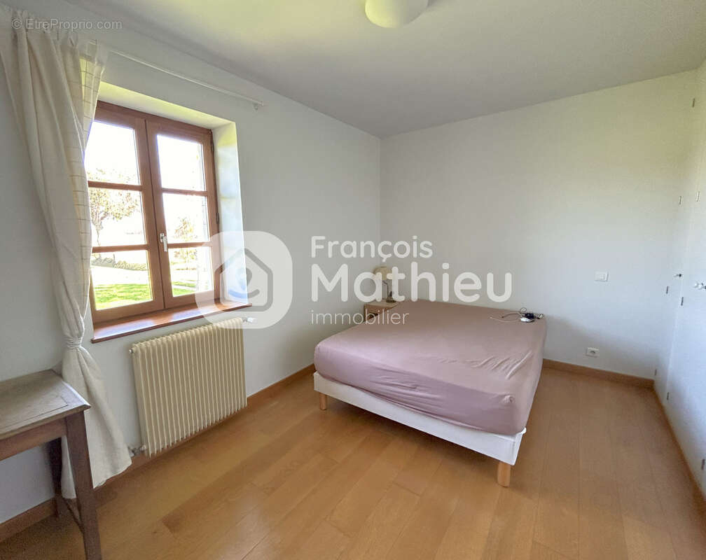 Maison à VILLARS-LES-DOMBES