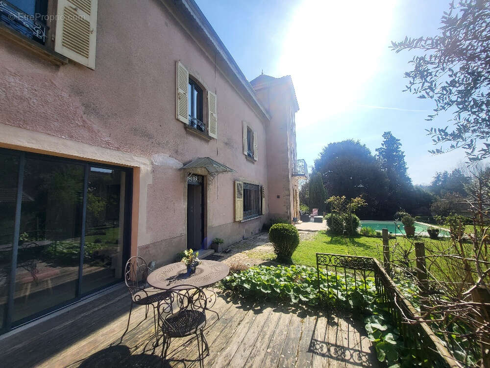 Maison à CHATILLON-SUR-CHALARONNE