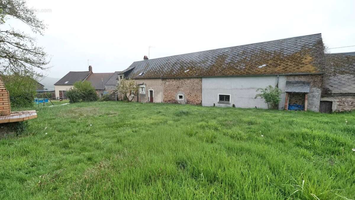 Maison à MONTIGNY-EN-MORVAN