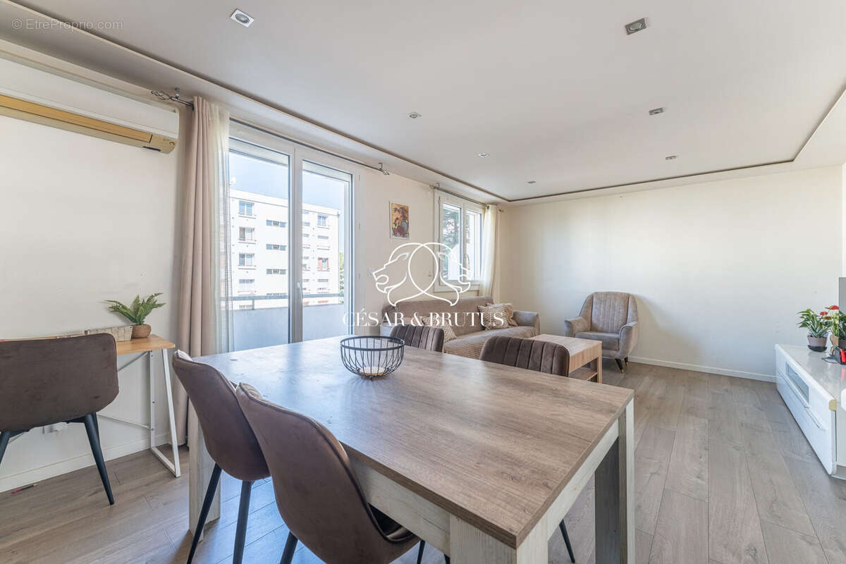 Appartement à DECINES-CHARPIEU