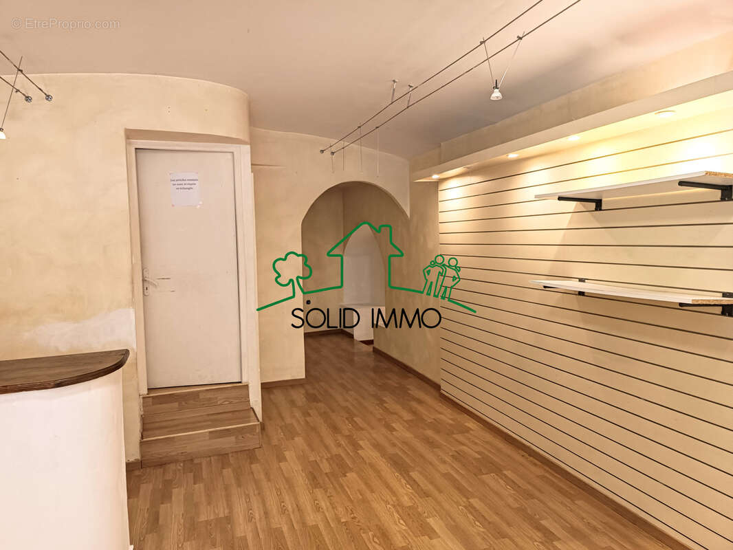 Appartement avec local commercial dans le centre ville d'Aubenas 07200 - photo 2