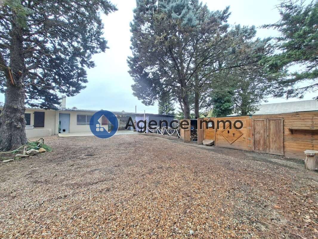 Maison à SAINT-OUEN-EN-BELIN