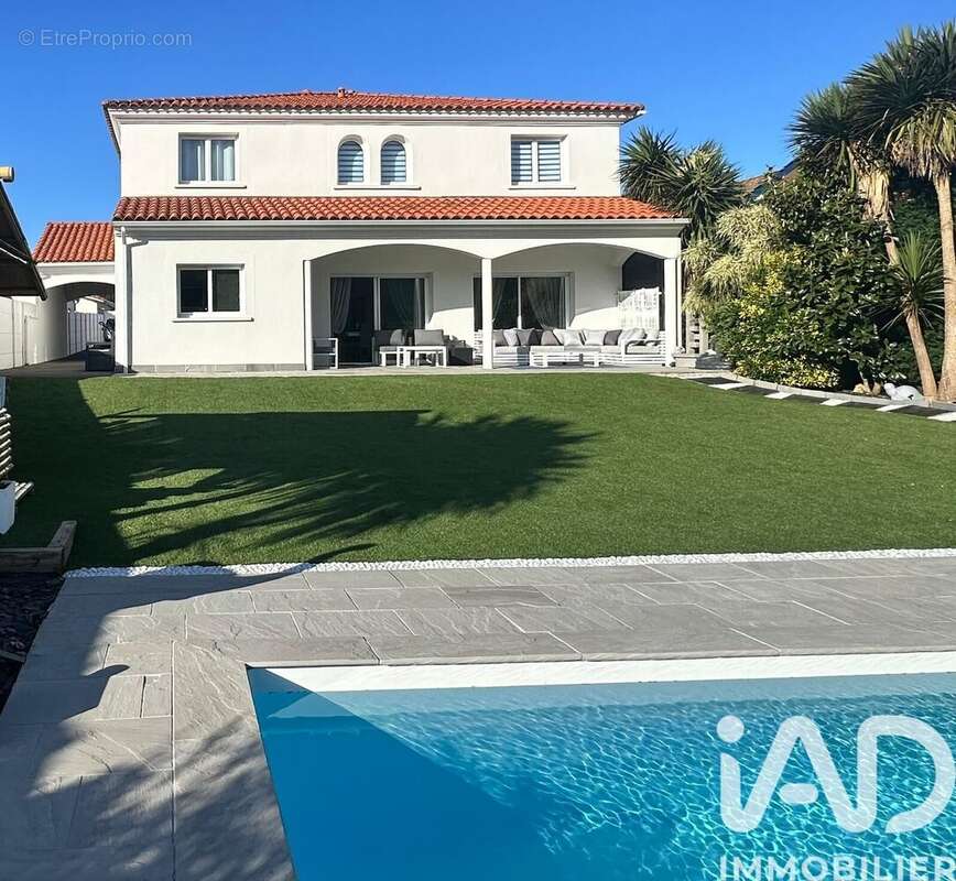 Photo 2 - Maison à TARNOS