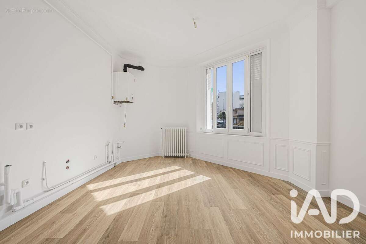 Photo 9 - Appartement à GENNEVILLIERS