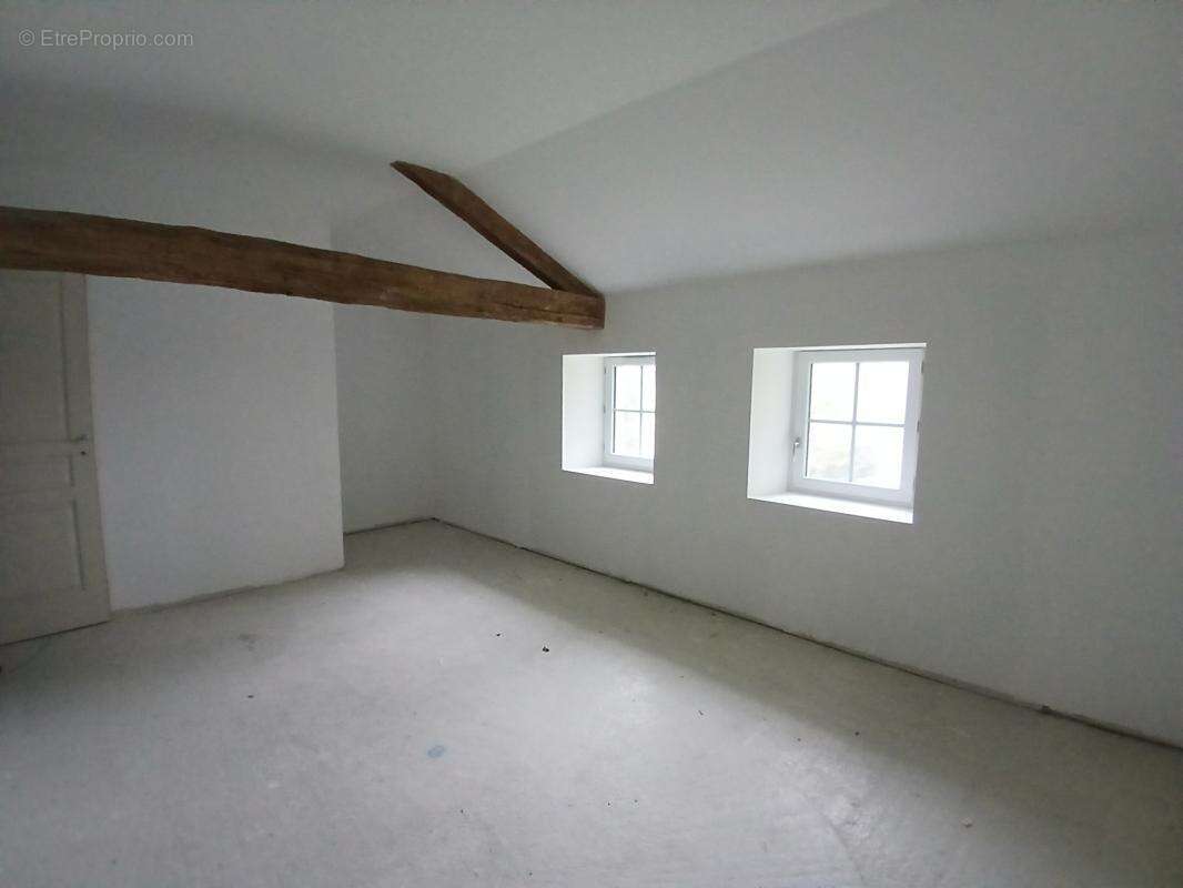Maison en pierre à rénover avec grange   beau potentiel ! - photo 5