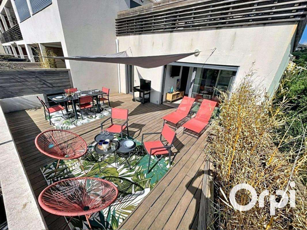 Superbe appartement 2 chambres avec vaste terrasse - Piscine - Garage - photo 11