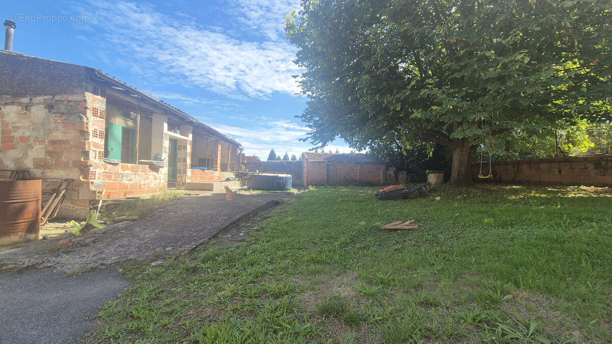 Maison à LABASTIDE-D&#039;ANJOU