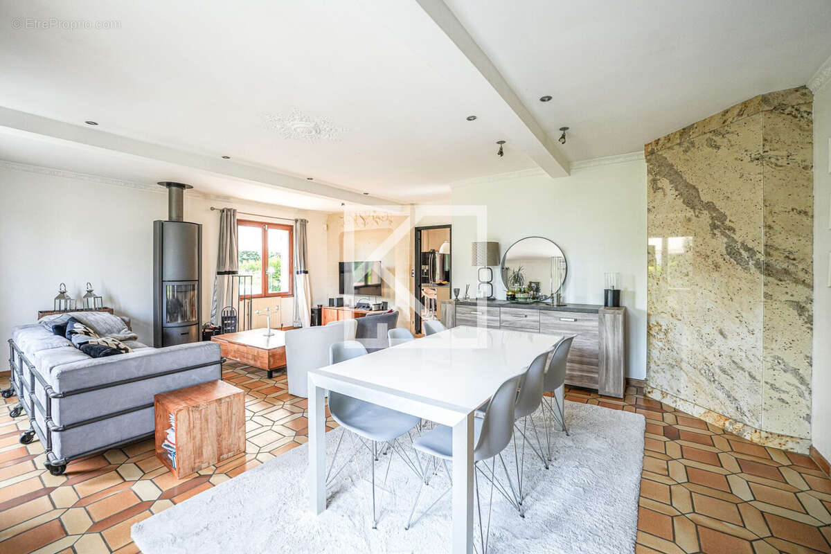 Maison à SAINTE-GEMMES-SUR-LOIRE