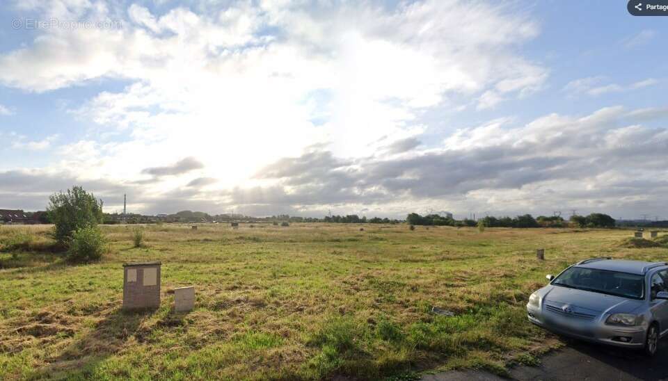 Terrain à EMERCHICOURT