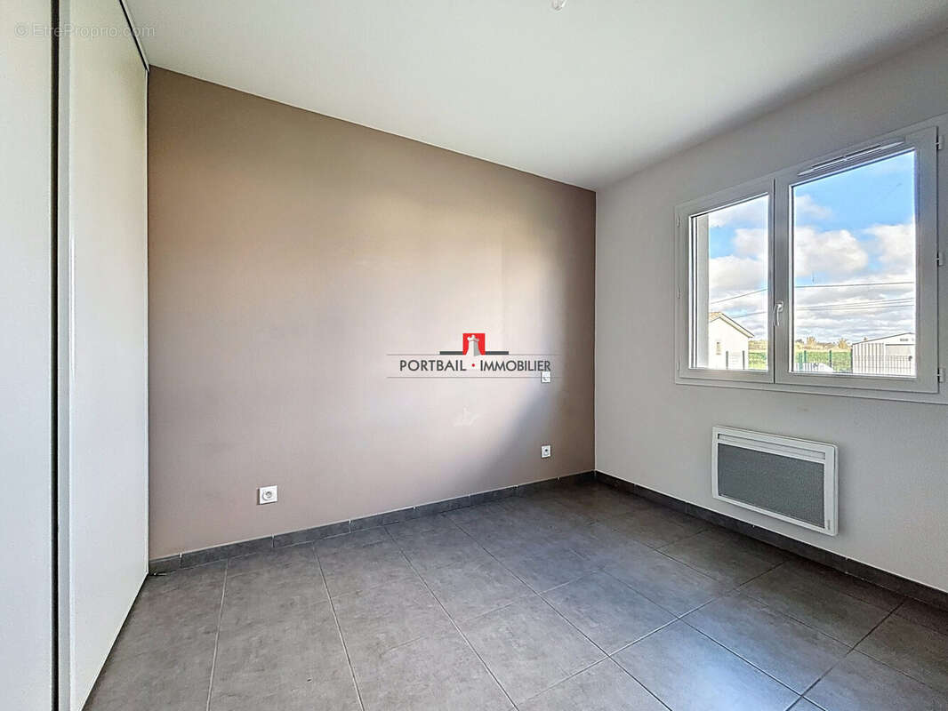 Maison à SAINT-GENES-DE-BLAYE