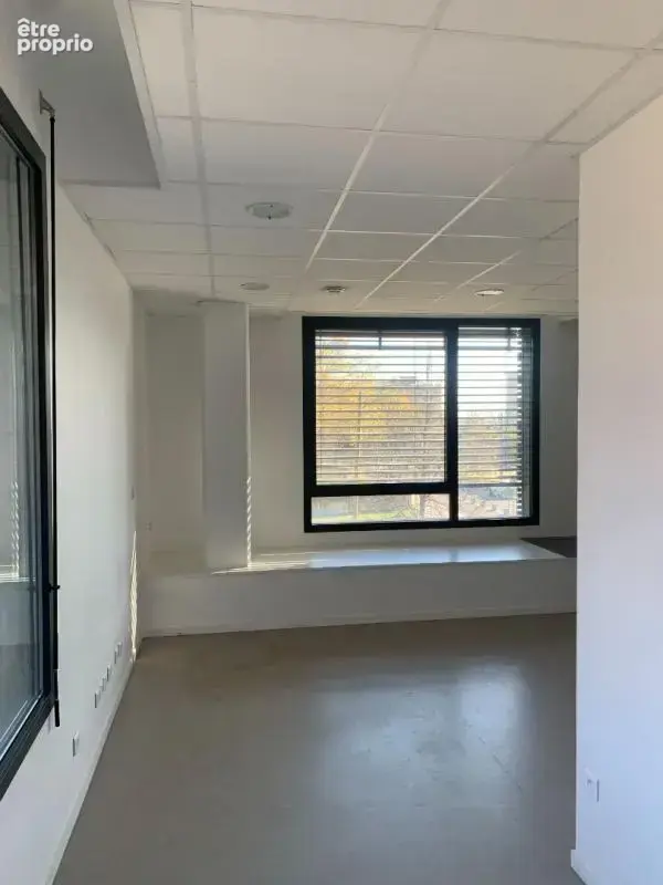Local d'activité aménagé Lyon 9 MEDICENTRE 40 m2 - photo 2