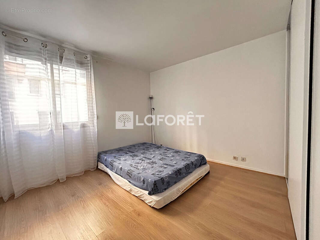Appartement à PARIS-20E