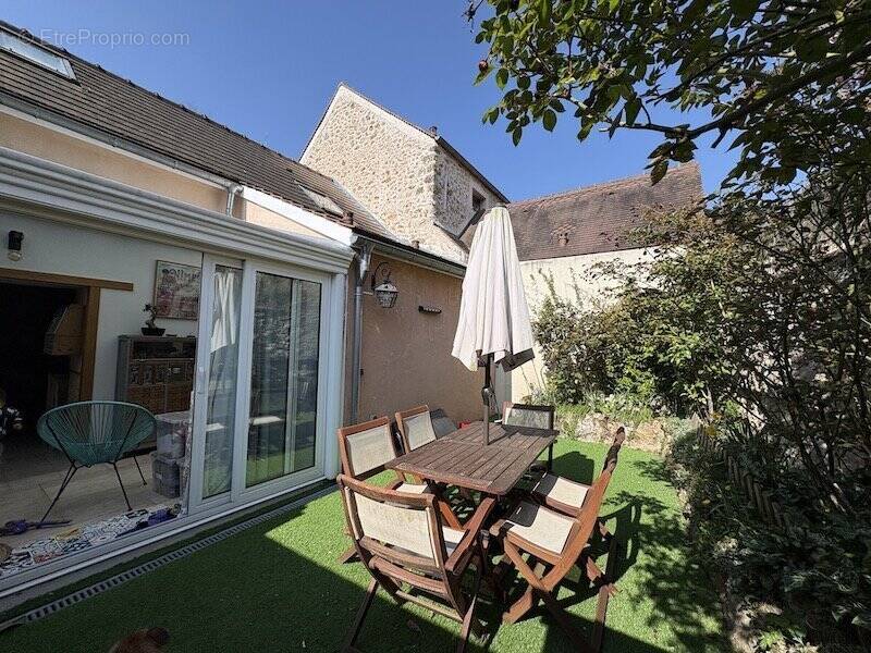 Maison à CHATEAUFORT