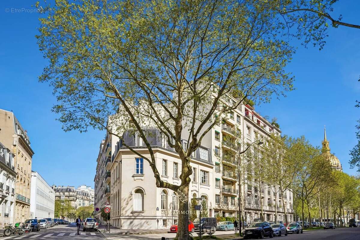 Appartement à PARIS-7E