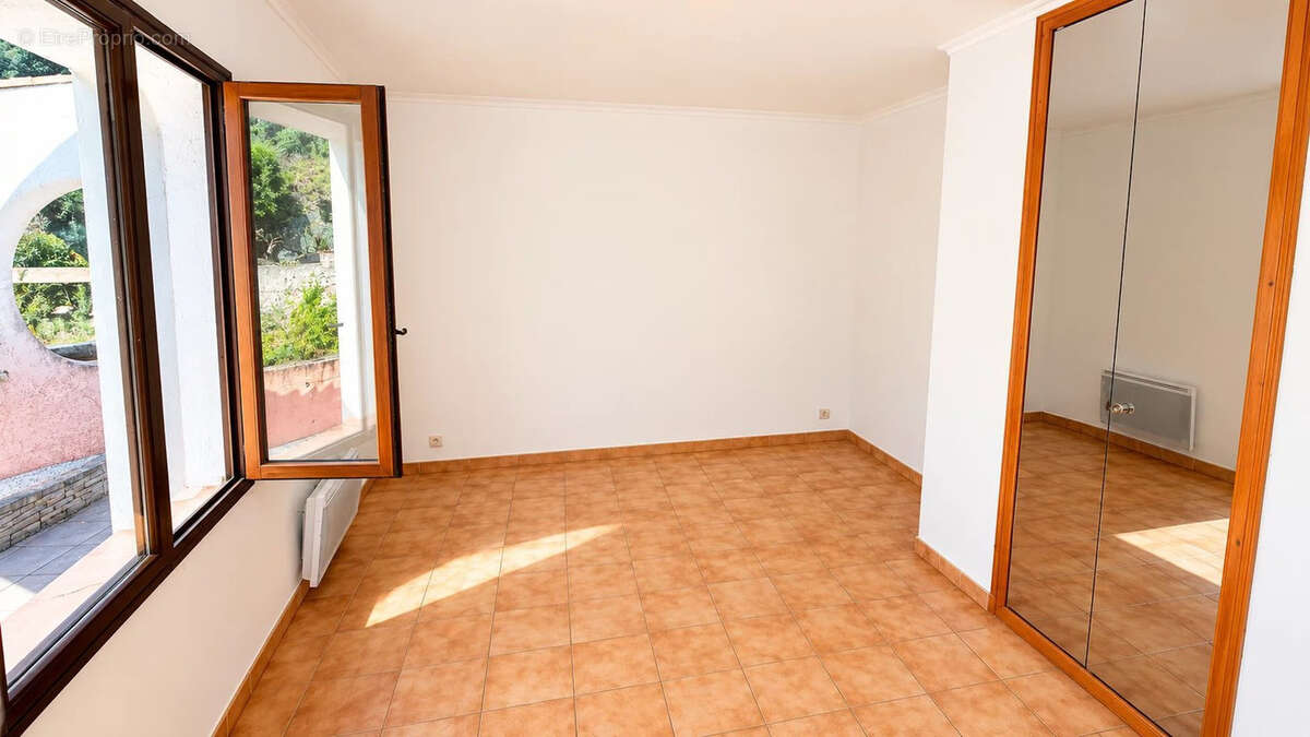 Maison à POURRIERES