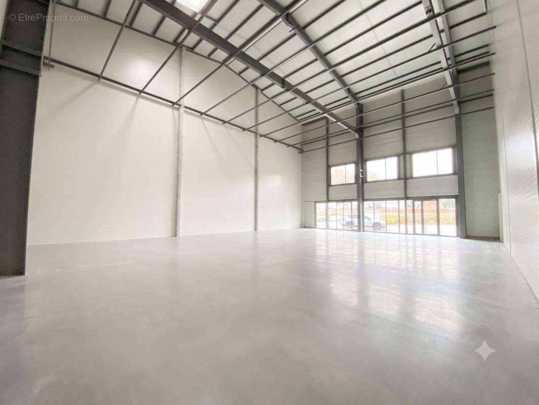 Local commercial & professionnel à vendre – 250 m²+ divisible – Grésy-sur-Aix (73) - photo 3