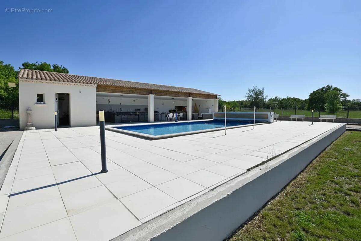 Maison de 5 pièces de 119 m² à Saint-Remèze - photo 4